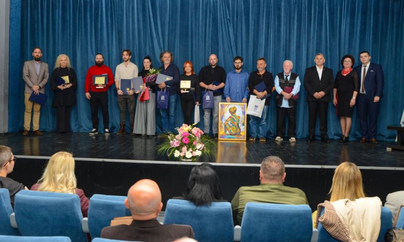 2204db2d 3b7e 460c 8251 27c574c81214