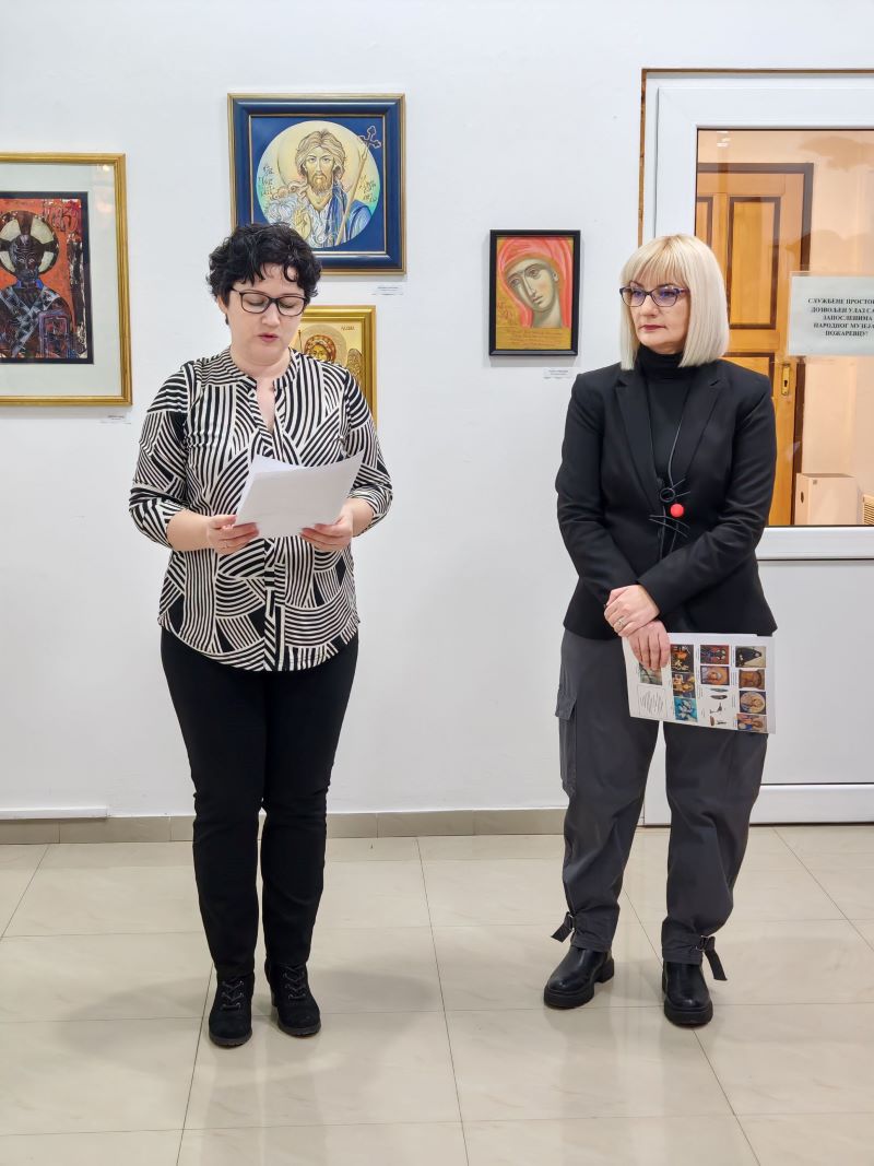 Predsednica ULIS-a „Milena Pavlović Barili“ Violeta Marković na svečanom otvaranju izložbe