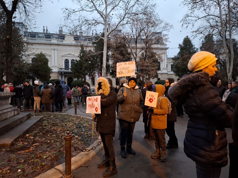 Danas su maturanti držali čas u Požarevcu 10 Akcija „Školski čas u zadnji čas“ održan u Požarevcu i trajao je simbolično 45 minuta, poput dužine trajanja školskog časa.