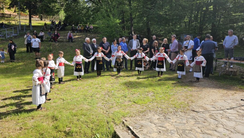 f4a6cda3 5219 44ba 9c37 85ae3ef7a9a5