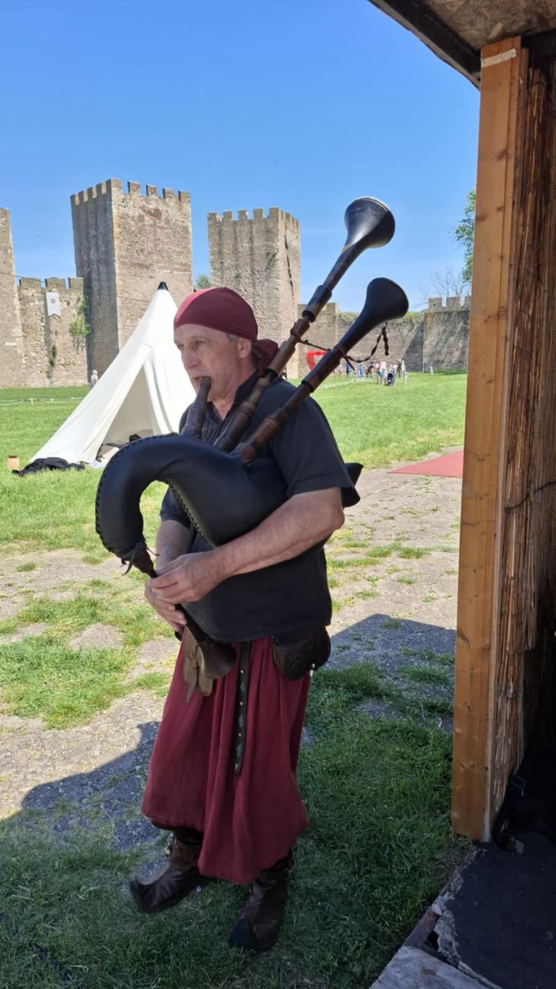 3bff09d2 b756 4d63 a5ce fd298e36d282