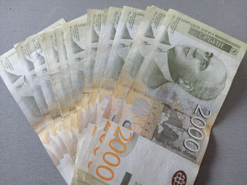 Od 1. januara 2026. veće plate, minimalac i penzije: Minimalna zarada 551 evro, penzije veće za 12,2 odsto