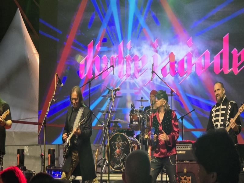 20250903 221822 800x600 1