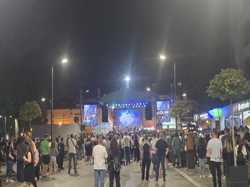 20250903 222341 800x600 1