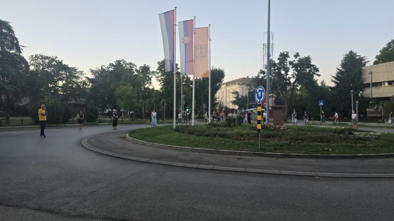 Održan skup u Požarevcu u znak sećanja na žrtve pada nadstrešnice u Novom Sadu 3 95f2f570 d4bd 498e 8c24 b64e42630ae9