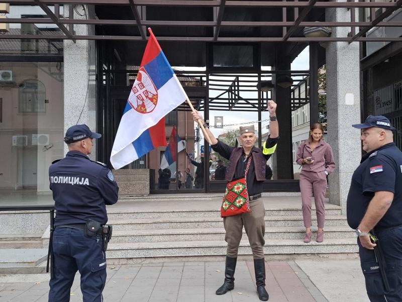 POZAREVAC PROTIV BLOKADA 28.09. 02