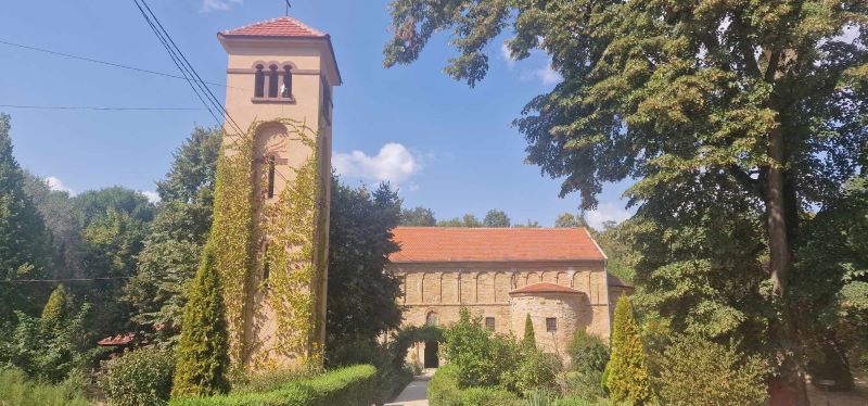 CRKVA MANASTIR ZAOVA JESEN