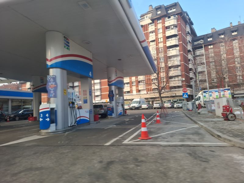 Vučić sa rukovodstvom MOL-a o mogućoj kupovini NIS-a