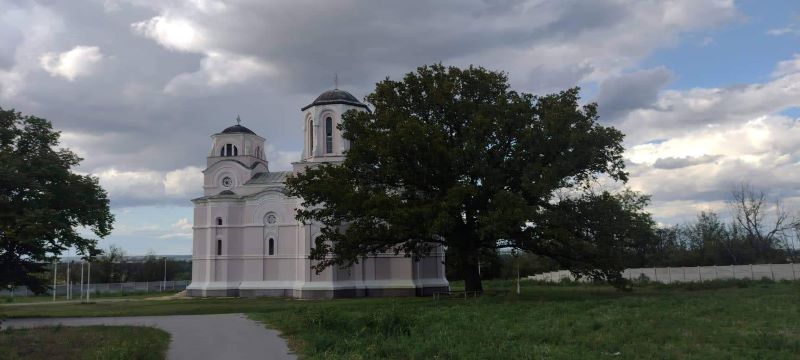 CRKVA u KOSTOLCU KAO SIMBOL PRAVOSLAVNOG PRAZNIKA