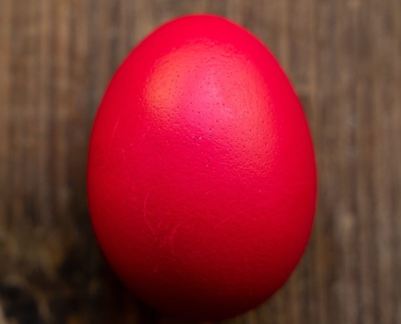 Pobusani ponedeljak - CRVENO JAJE