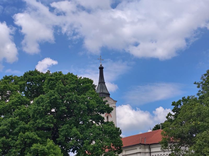 Crkva Petrovac na Mlavi kao ilustracija za Spasovdan, veliki praznik i crveno slovo