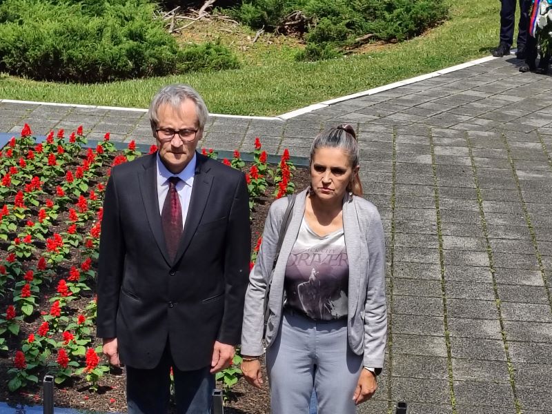 delegacije u mimohodu sećanja