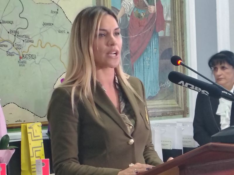 Akademija povodom Međunarodnog dana sestrinstva: Priznanja za najistaknutije zdravstvene radnike 8 Ana Živković, članica Gradskog veća zadužena za zdravstvo, poljoprivredu i zaštitu životne sredine na Akademiji povodm mešunarodnog dana sestrinstva