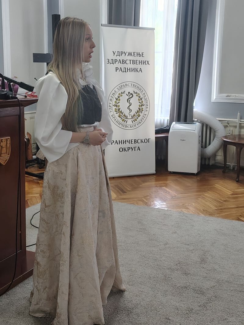 Akademija povodom Međunarodnog dana sestrinstva: Priznanja za najistaknutije zdravstvene radnike 6 Na Akademiji povodom Međunarodnog dana sestrinstva otpevana himna Srbije