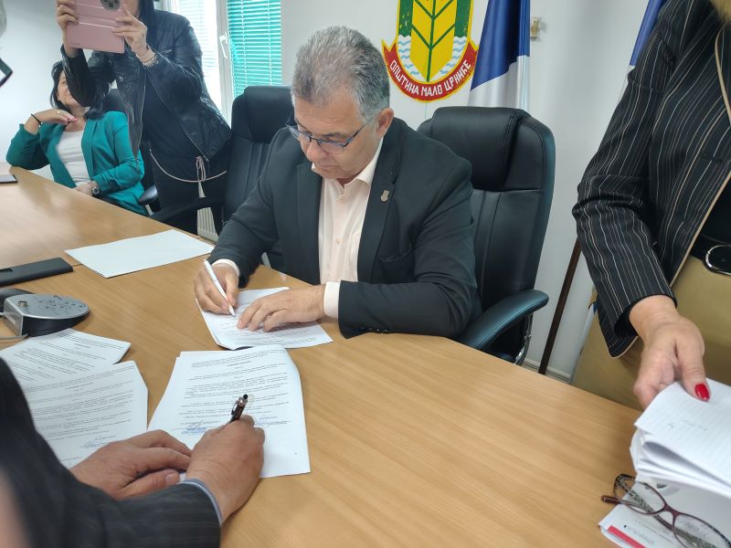 Potpisani ugovori za energetsku sanaciju u Opštini Malo Crniće