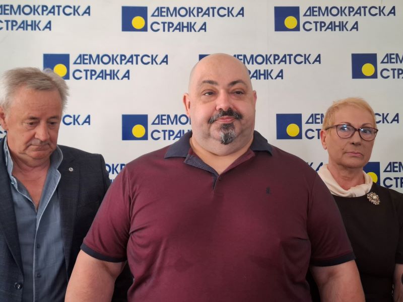 Gradski odbor Demokratske stranke u Požarevcu obeležio slavu Đurđevdan 9 Ovogodišnji kolačar Vladislav Marinković na obeležavanju stranačke slave