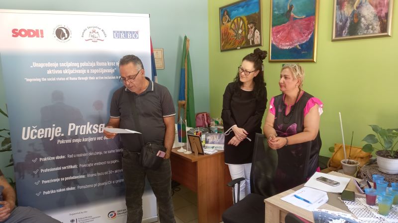 Azire Ahmeti i Milena Milanović govore na događaju Dani romske karijere u Kostolcu u okviru projekta URBO i SODI iz Nemačke o zapošljavanju i inkluziji Roma