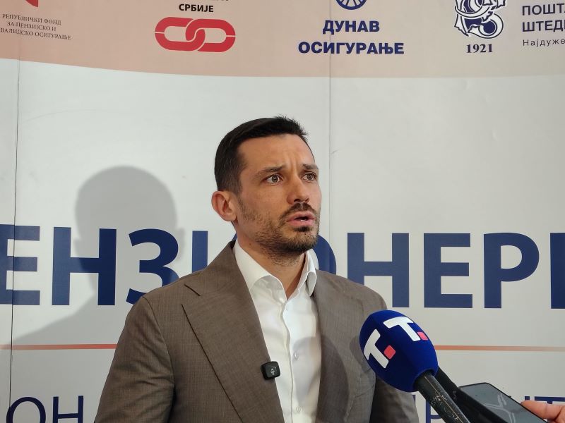 U Požarevcu održana tribina o unapređenju društvenog standarda penzionera: Najavljene nove mere podrške 7 Relja Ognjenović učestvuju na tribini posvećenoj penzionerima.