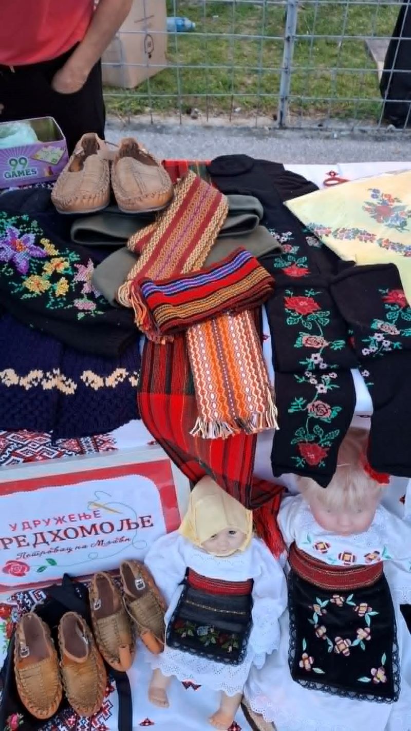 Spasovdanski susreti u Krepoljinu okupili folkloraše iz Srbije i regiona 7 štandove sa tradicionalnim nošnjama.