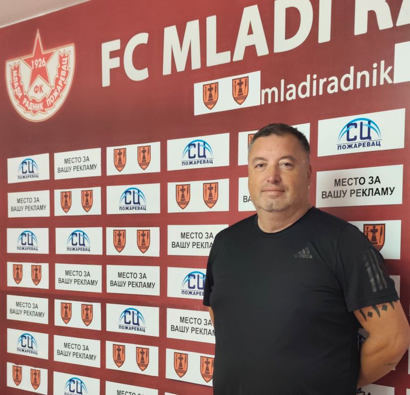 Trener Vladimir Vlajović FK Mladi Radnik 1926 na konferenciji za medije nakon obezbeđenog opstanka u Zonskoj ligi.