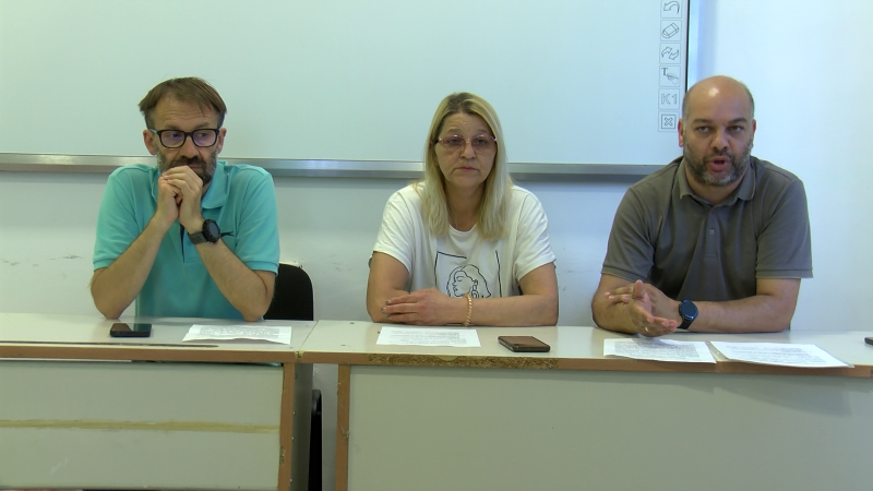 U Boru održani „Dani romske karijere“: Podrška zapošljavanju, obrazovanju i preduzetništvu 11 Saša Kamenović iz organizacije Gypsy Soul govori o značaju obrazovanja za zapošljavanje Roma.