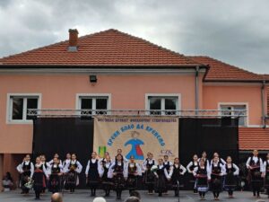 „Kreni kolo da krenemo“ okupio mlade čuvare tradicije u Boževcu (FOTO) 10 nastup mladih folkloraša koji kroz igru i pesmu čuvaju srpsku tradiciju.