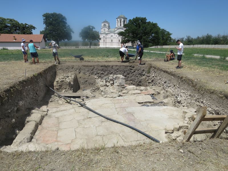 Arheolozi Narodnog muzeja u Požarevcu započeli istraživanja na lokalitetu Mali grad – Todića crkva u Starom Kostolcu.
