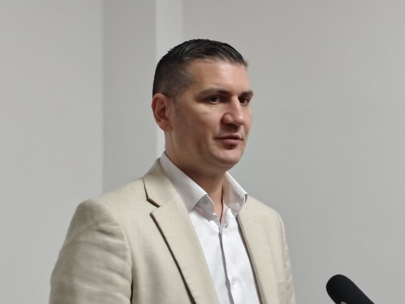 Lokalni dijalog o rodnoj ravnopravnosti održan u Požarevcu: Predstavljeni rezultati istraživanja o stavovima muškaraca u Srbiji 5 Gradonačelnik Požarevca Saša Pavlović govori na Lokalnom dijalogu o rodnoj ravnopravnosti.