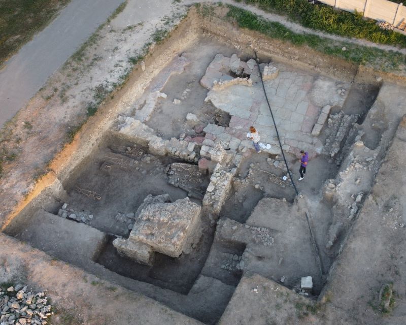 Počela nova arheološka istraživanja u Starom Kostolcu: U potrazi za ostacima srednjovekovne crkve i Braničevske episkopije 3 istraživanje na lokalitetu Mali grad – Todića crkva u Starom Kostolcu iz vazduha.