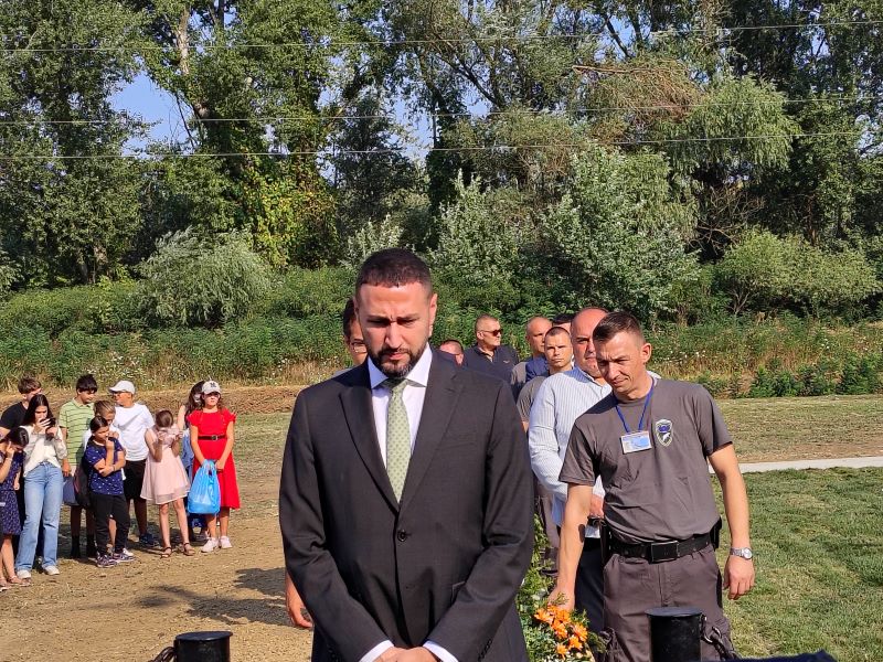 Dan rudara u Kostolcu – Milan Novaković, posebni savetnik ministarke rudarstva i energetike polaganje venaca na Spomen-obeležju rudaru u Starom Kostolcu