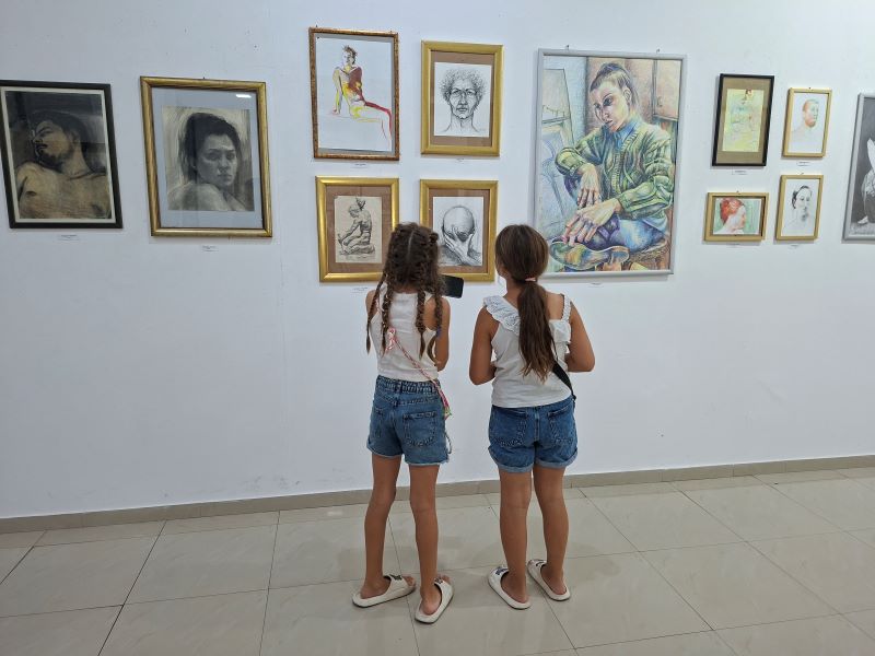 svečano je otvorena izložba „Umetnost kao život“ Memorijalne galerije Dušan Starčević iz Smederevske Palanke.