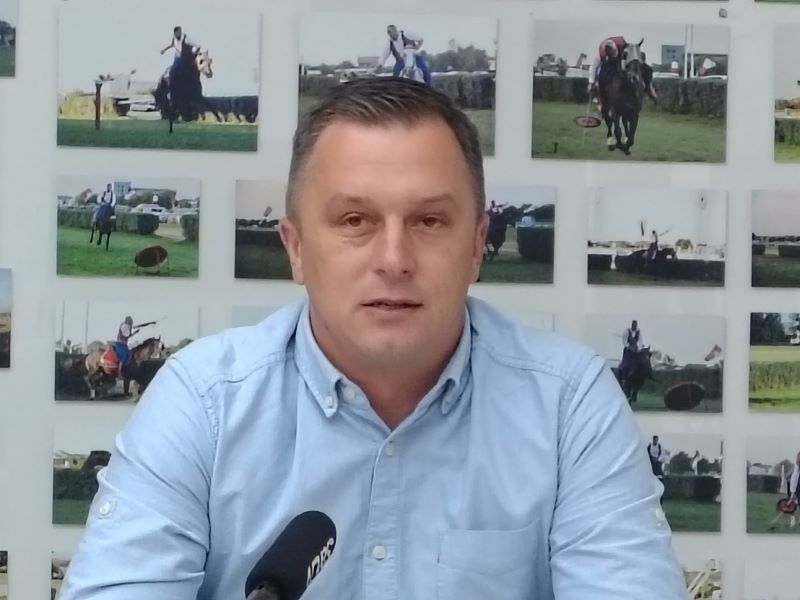 Jovica Ristić na konferenciji za medije povodom trke „Pehar predsednika Republike“