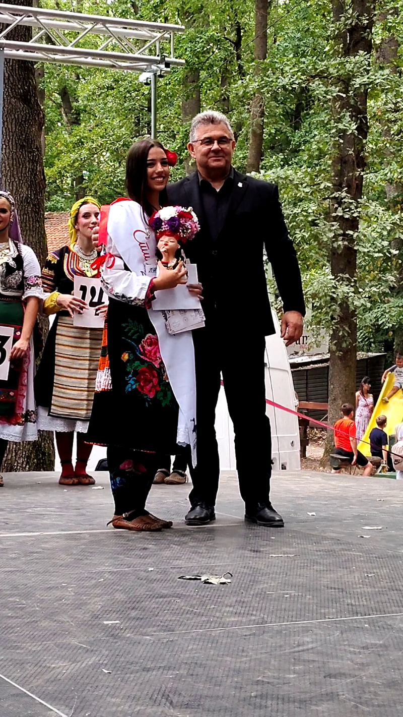 Održano „Stiško poselo“ kod jezera Zaova: Tradicija, gastronomija, kultura i muzika okupili brojne posetioce (FOTO) 78 Anastasija Jokić iz Ćovdina proglašena za Mis Stiškog posela 2026