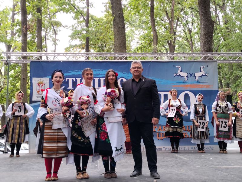 Održano „Stiško poselo“ kod jezera Zaova: Tradicija, gastronomija, kultura i muzika okupili brojne posetioce (FOTO) 77 Kandidatkinje za Mis Stiškog posela 2026 na bini