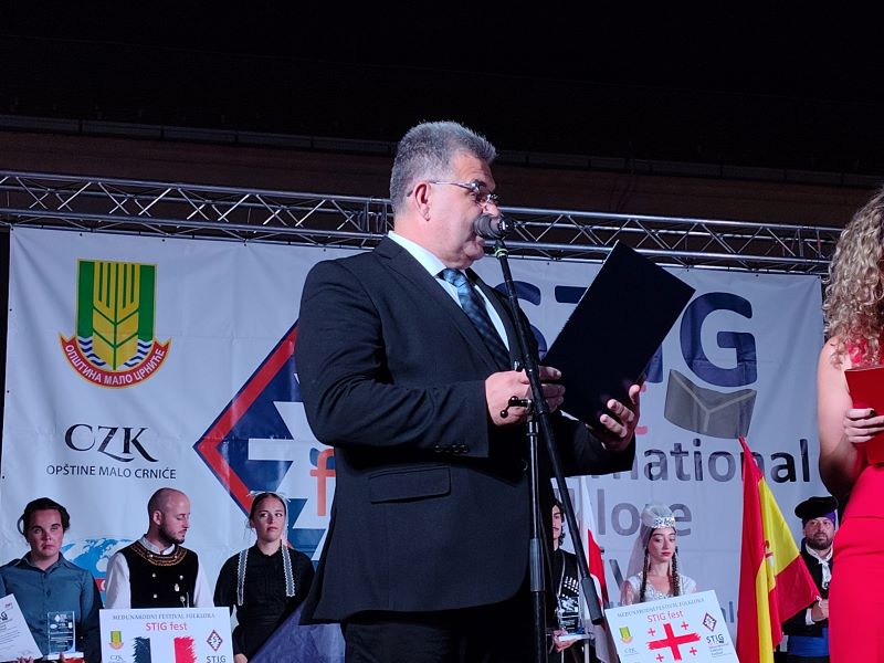 Mališa Antonijević obraća se publici na završetku STIG FESTA