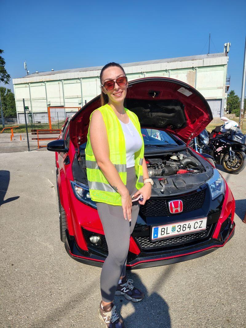Road Crew Požarevac okupio ljubitelje automobila i motocikala u humanitarnoj akciji za Milicu i Jakšu 14 Automobili na humanitarnom skupu za Milicu i Jakšu u Požarevcu