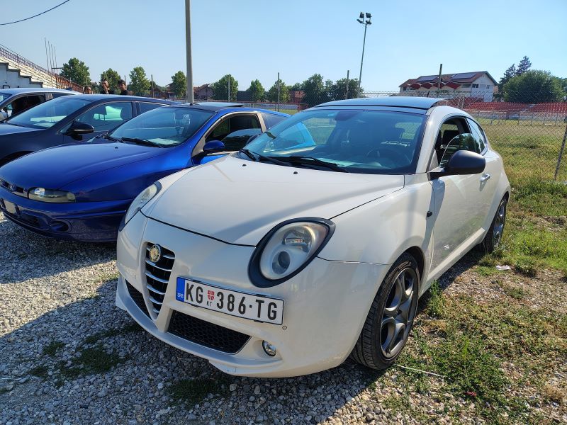 Road Crew Požarevac okupio ljubitelje automobila i motocikala u humanitarnoj akciji za Milicu i Jakšu 19 Auto entuzijasti podržali humanitarnu akciju u Požarevcu