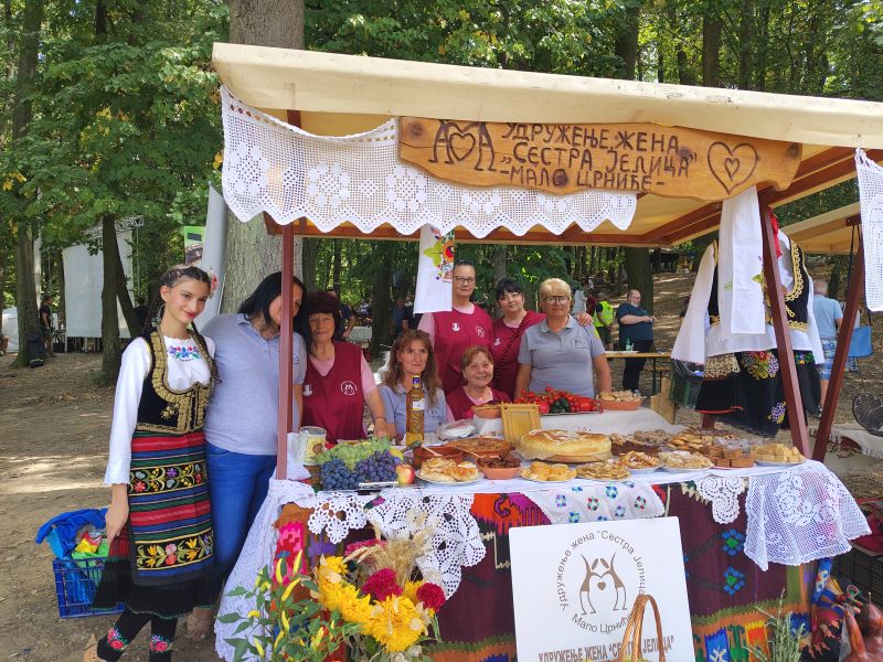Održano „Stiško poselo“ kod jezera Zaova: Tradicija, gastronomija, kultura i muzika okupili brojne posetioce (FOTO) 47 Udruženja žena iz Malog Crnića na manifestaciji Stiško poselo 2026