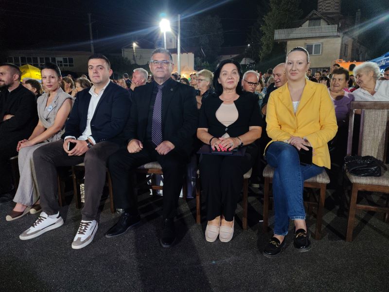 STIG FEST 2026: Crljenac treće večeri zasijao uz spektakularan vatromet i bogat folklorni program (FOTO) 18 Predsednik opštine Malo Crniće prati STIG FEST
