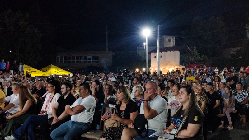 STIG FEST 2026: Crljenac treće večeri zasijao uz spektakularan vatromet i bogat folklorni program (FOTO) 21 Veliki broj posetilaca na trećoj večeri STIG FESTA u Crljencu