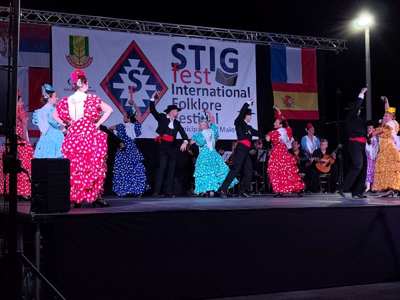 STIG FEST 2026: Crljenac treće večeri zasijao uz spektakularan vatromet i bogat folklorni program (FOTO) 25 Folklorni ansambli iz Španije u Crljencu