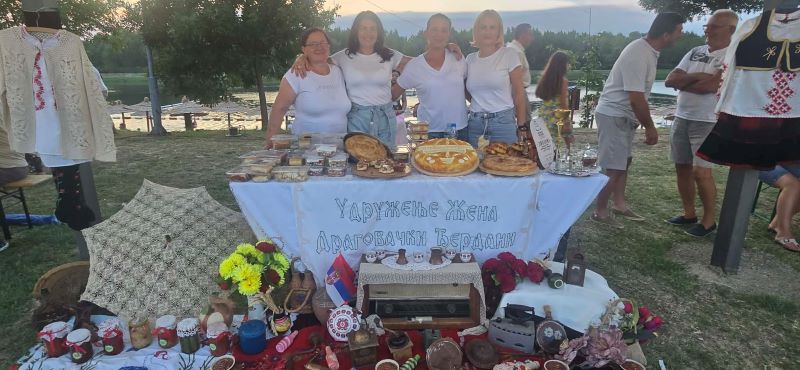 Kostolački kotlić 2026 okupio brojne takmičare i posetioce – Rada Manojlović priredila spektakl na Topoljaru 15 Udruženja žena čuvaju tradiciju kroz ručne radove na Kostolačkom kotliću