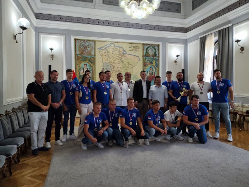 Vaterpolisti Požarevca na svečanom prijemu povodom osvajanja Druge lige Srbije