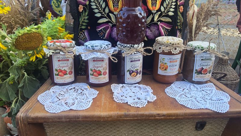 Čuvari tradicije kroz generacije okupili 21 udruženje žena u Kličevcu 42