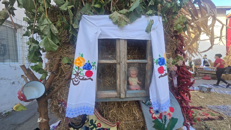 Čuvari tradicije kroz generacije okupili 21 udruženje žena u Kličevcu 75