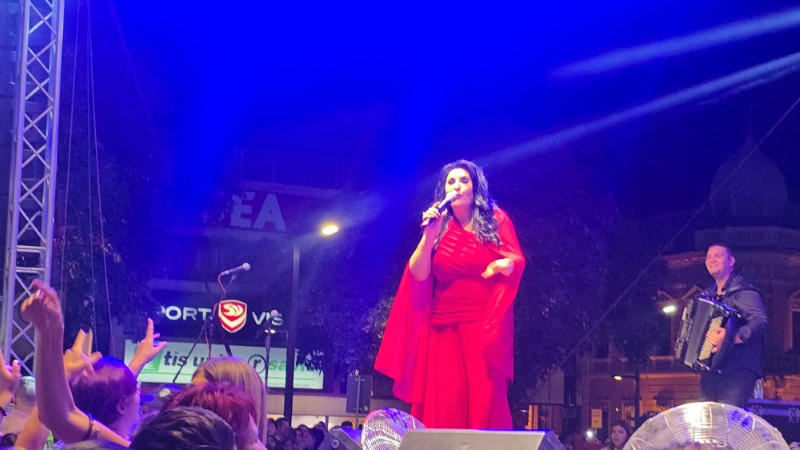 Dragana Mirković priredila veče za pamćenje u Požarevcu, publika pevala uglas 19 Dragana Mirkovic na koncertu povodom 63.Ljubicevskih konjickih igara u Požarevcu