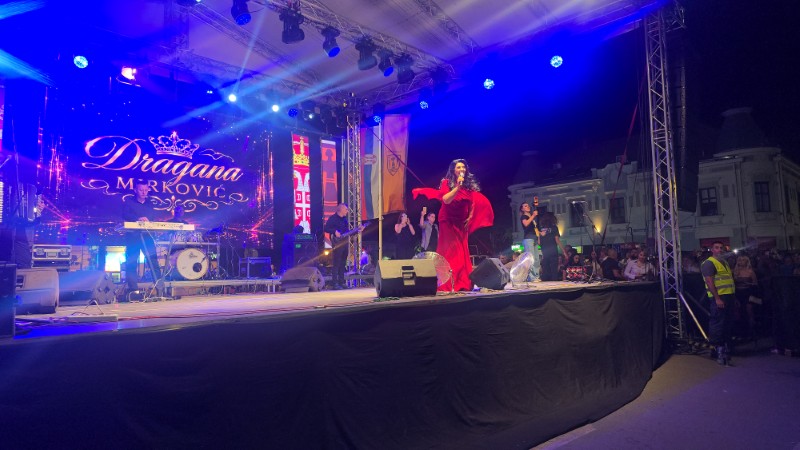 Dragana Mirkovic na koncertu povodom 63.Ljubicevskih konjickih igara