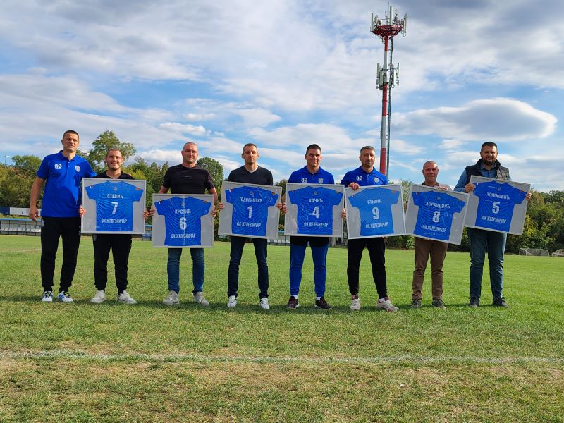 FK Železničar Požarevac obeležio 80 godina postojanja: Jubilej okupio generacije kluba 12 Fudbaleri FK Železničar Požarevac na terenu