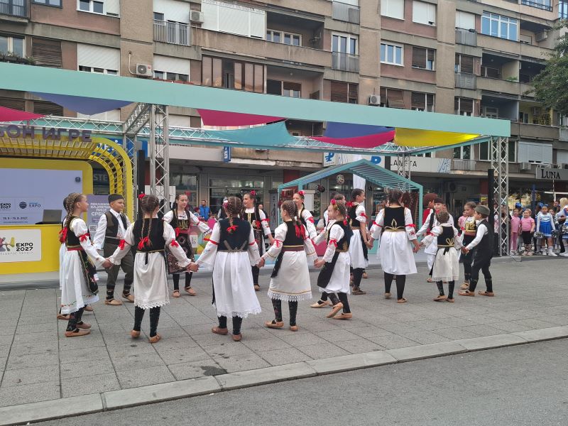 EXPO karavan stigao u Požarevac: Predstavljeni potencijali grada i Braničevskog okruga 12 Folklorci nastupili na EXPO karavanu u Požarevcu