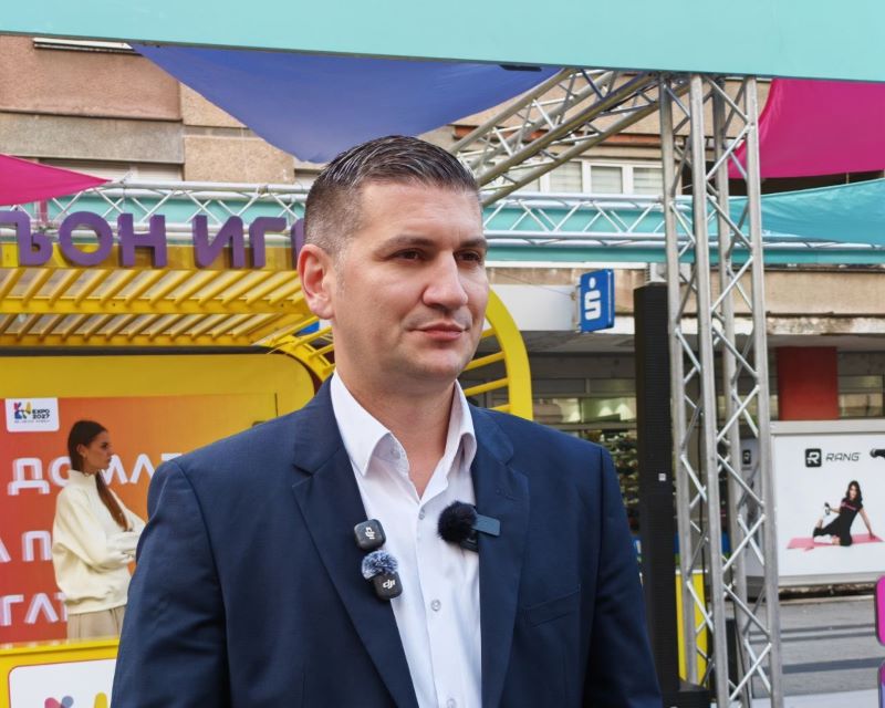 EXPO karavan stigao u Požarevac: Predstavljeni potencijali grada i Braničevskog okruga 10 Gradonačelnik Požarevca na otvaranju EXPO karavana
